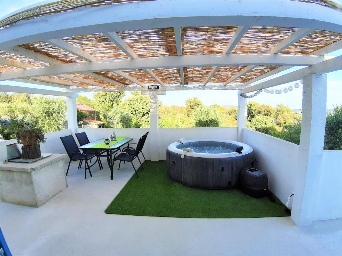 Apartment Svilan - Terrace With Sea View And Nature Zecevo Bagian luar foto
