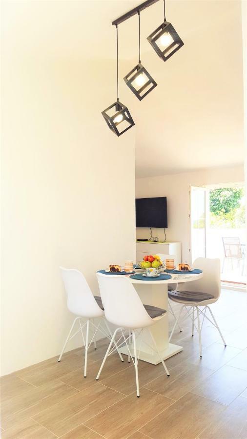 Apartment Svilan - Terrace With Sea View And Nature Zecevo Bagian luar foto